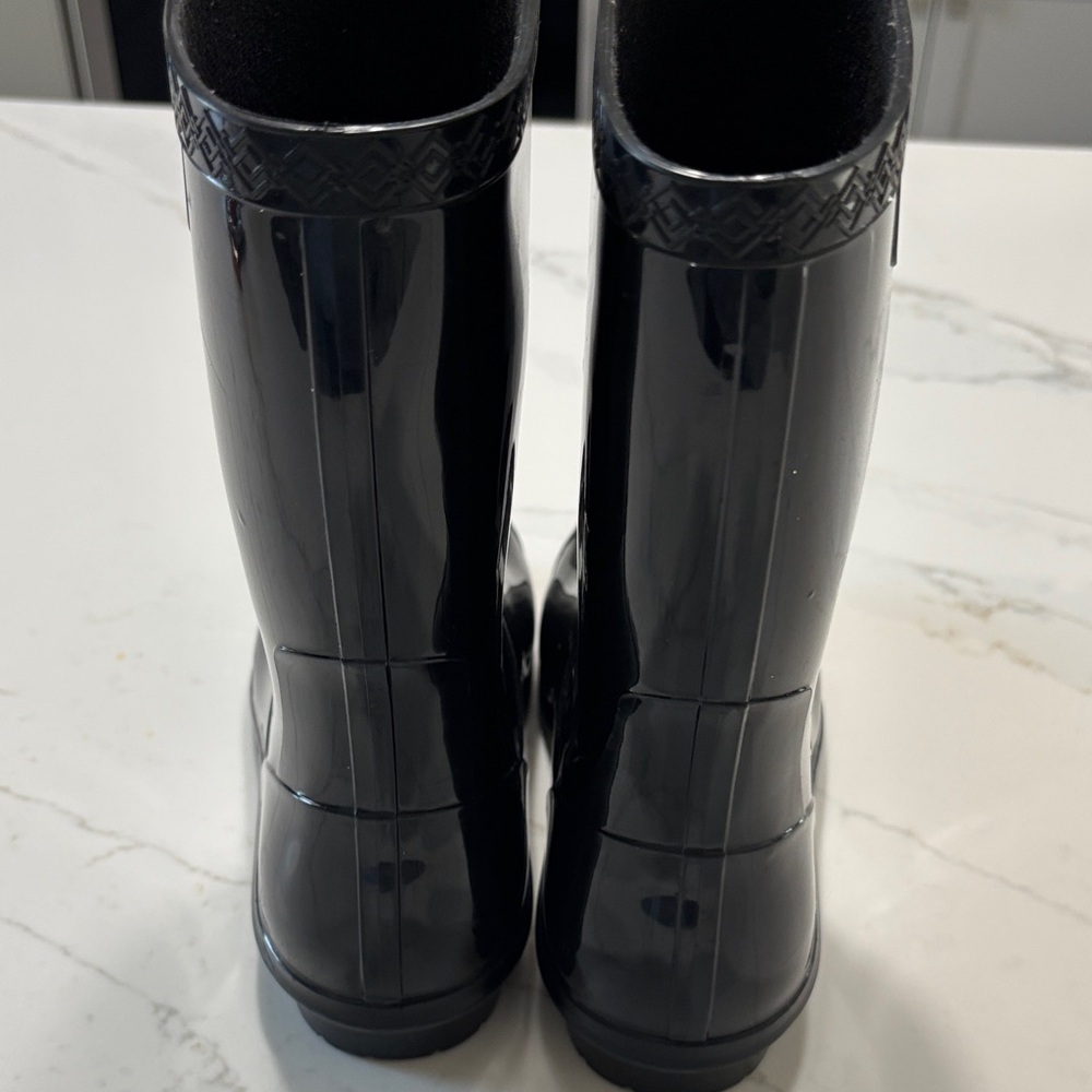 UGG Women's Black Glossy Mid-Calf Rain Boots - Picture 10 of 17